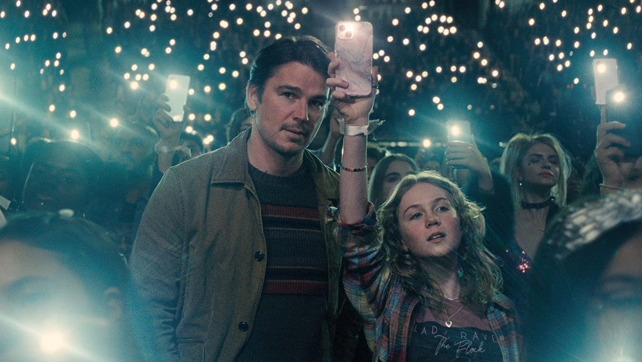 ‘Trap’ Review: A Wily Josh Hartnett Propels M. Night Shyamalan’s Moderately Entertaining Thriller