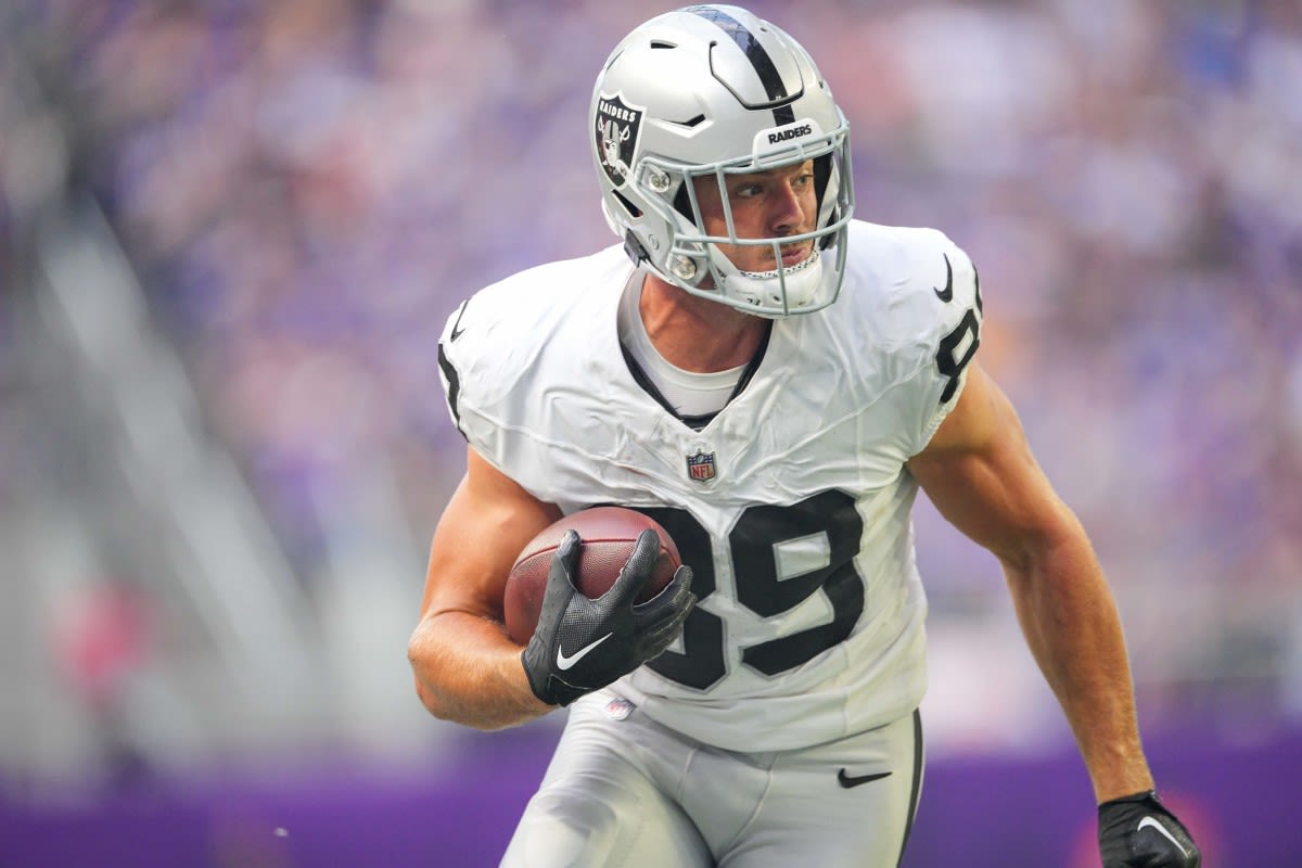 Rob Gronkowski Sends Bold Message on Raiders TE Brock Bowers