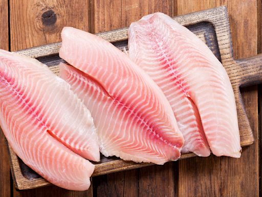 The Trick To Make Sure Your Seafood Stays Fresh Before Cooking It