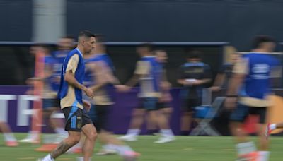Detienen a dos barrabravas por las amenazas al futbolista Di María en Argentina