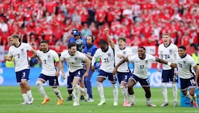 Sobrevive Inglaterra; vence en penales a Suiza y pasa a semifinales