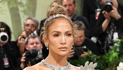 Fans call out Jennifer Lopez for being ‘dismissive’ on Met Gala red carpet