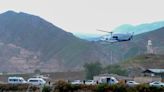 Agência estatal divulga imagens do resgate de helicóptero com presidente do Irã; vídeo