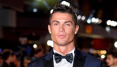 Cristiano Ronaldo Soaks Up Summer With His 5 Kids: 'My Life'