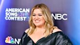 Kelly Clarkson to keep professional name after divorce