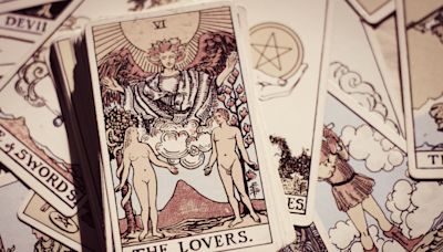 Which tarot cards predict the best and worst outcome for your love life?