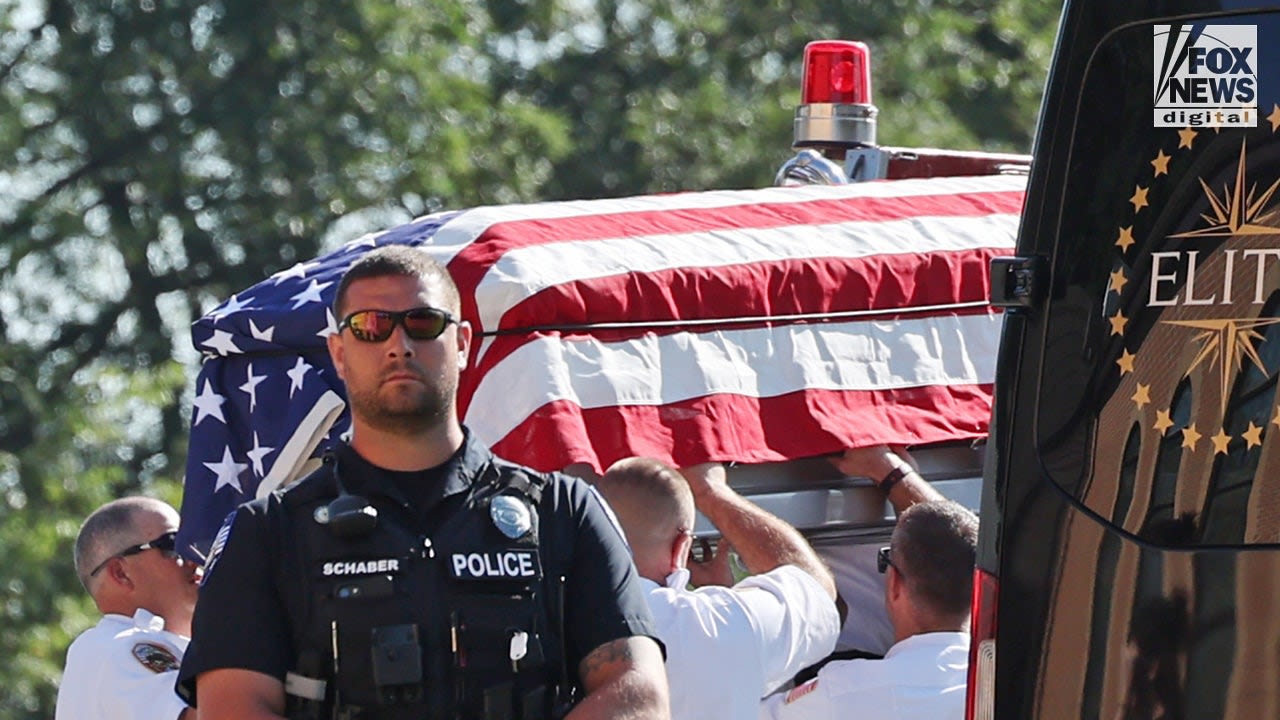 Billy Ray Cyrus performs at funeral for Trump shooting victim Corey Comperatore