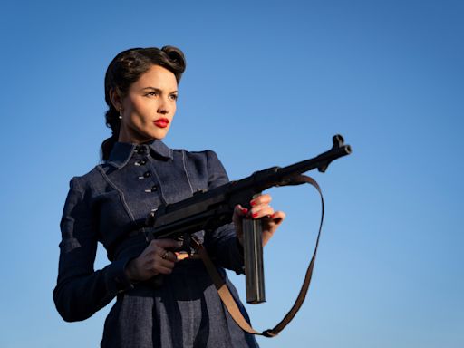 Eiza González cuenta cómo fue dar vida a una espía y trabajar con Henry Cavill y Guy Ritchie