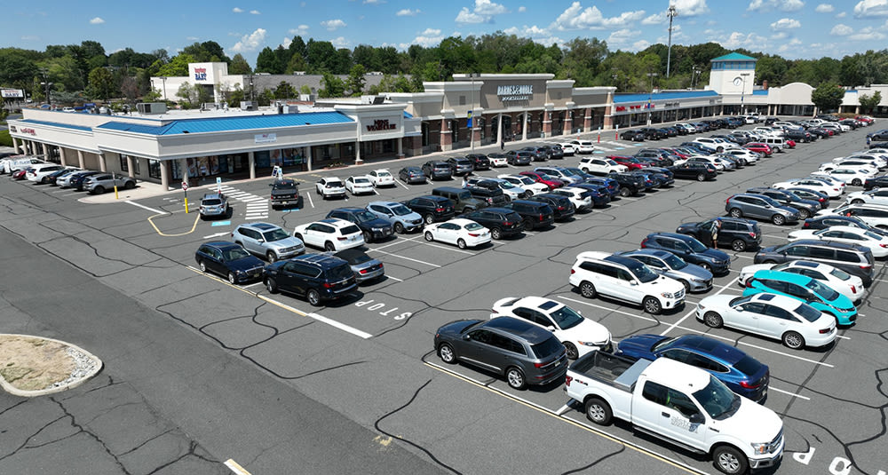 Levin inks Liquor Cave location for Somerset Shopping Center