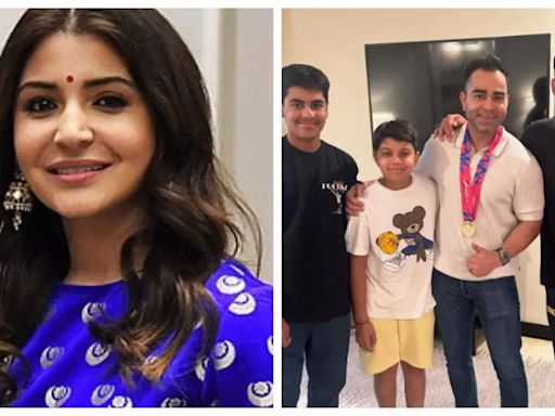 Anushka Sharma reacts as Virat Kohli reunites with his family in Delhi after India’s T20 World Cup win - Times of India