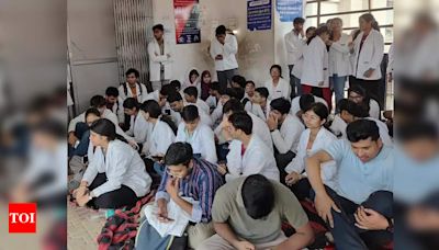 Mass Resignation of 250 Doctors in Meerut Over Safety Concerns | Agra News - Times of India