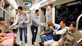 Minuto Cultural en el Metro de Quito: la iniciativa que fomenta la lectura y la historia