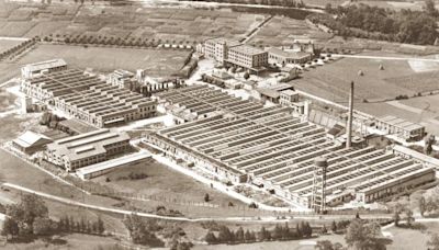 90 años 'calzando' nuestras motos: la fábrica de Michelin en Lasarte, toda una referencia mundial