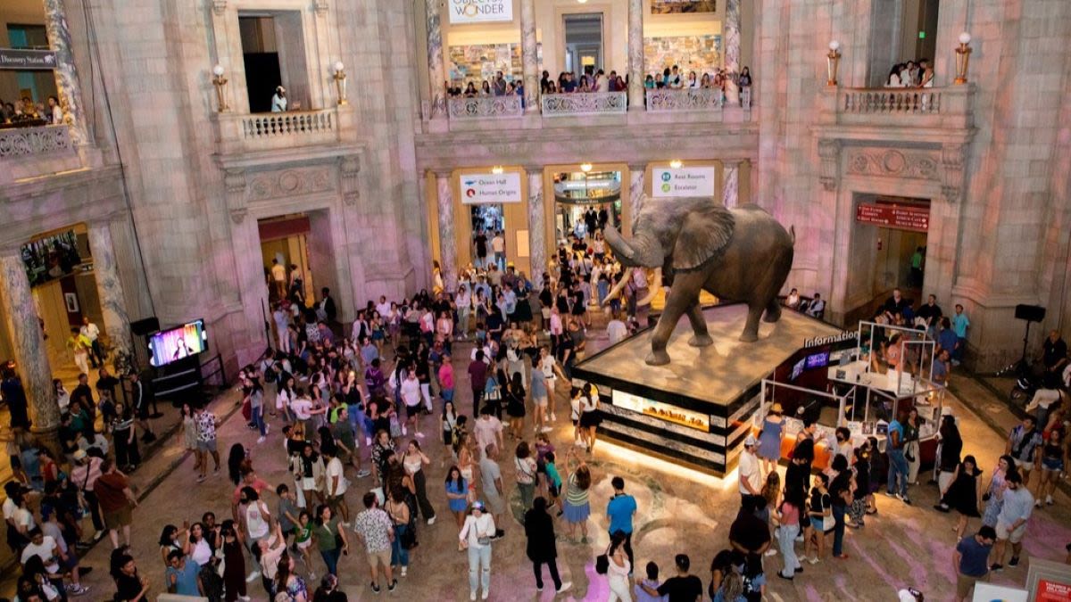 Enjoy late-night museum hours and live music at the Smithsonian's Solstice Saturday