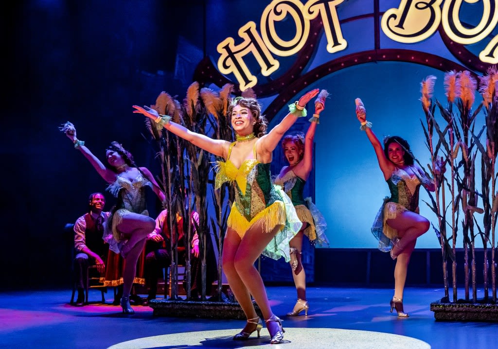 Review: ‘Guys and Dolls’ at Drury Lane Theatre needs a little more spark