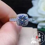 18K白金莫桑石戒指女1克拉方圍莫桑石結婚訂婚枕型鉆石鉆戒時尚男