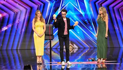 'AGT' contestant Jonathan Burns transport cheese between Sofia Vergara and Heidi Klum's undergarments