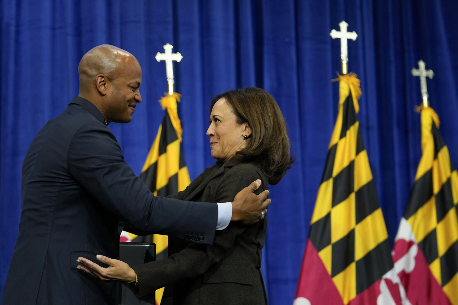 Wes Moore, Kamala Harris’ approval numbers trending up in Maryland, poll says - WTOP News