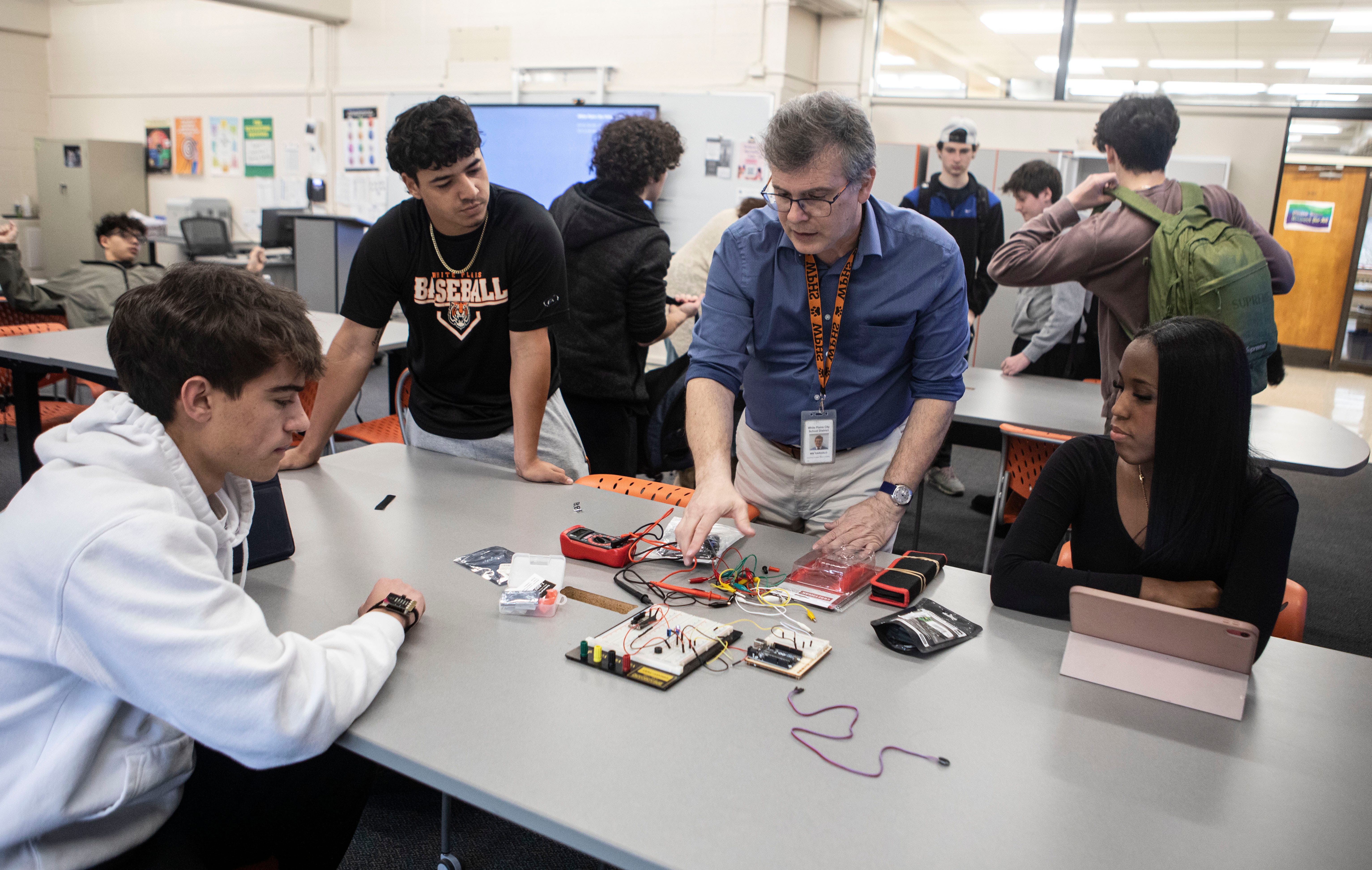 White Plains High School program offers students chance to develop business plan