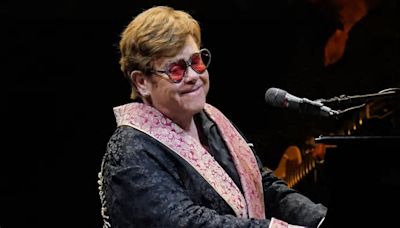 Elton John – "Tiny Dancer"