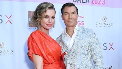 Jerry O'Connell Says Rebecca Romijn 'Dated Down' With Him After Stamos