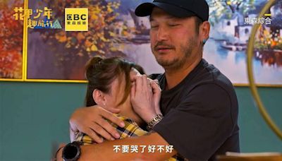 何如芸淚崩 整理亡父遺物抽屜都是她離婚剪報