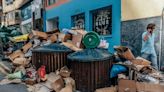 Huelga, contenedores en llamas y chantaje: la basura invade A Coruña en medio de una trama de corrupción