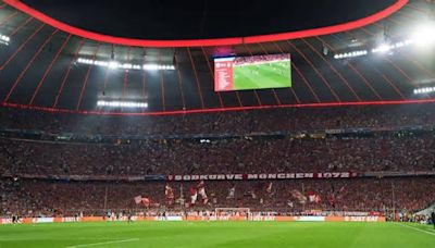 NBA-Legende und Dennis Schröder bei Bayern vs. Real - Star-Duo überrascht in Allianz Arena