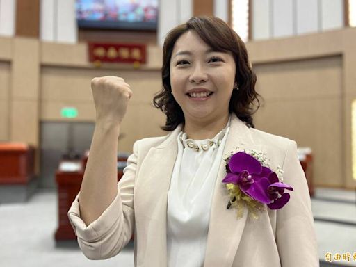 金門議會第一位「女律」報到 吳佩雯宣誓遞補第8屆縣議員