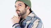 Humorista Raphael Ghanem apresenta stand-up em Brasília