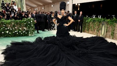 Cardi B’s Super Long Dress Required Some Assistance at Met Gala 2024!