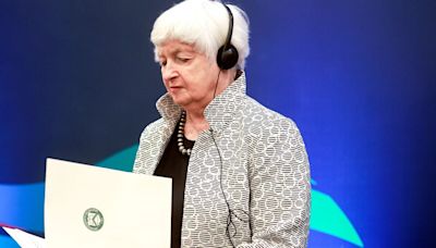 Yellen Rejects Roubini Claim of ‘Manipulation’ in Treasuries