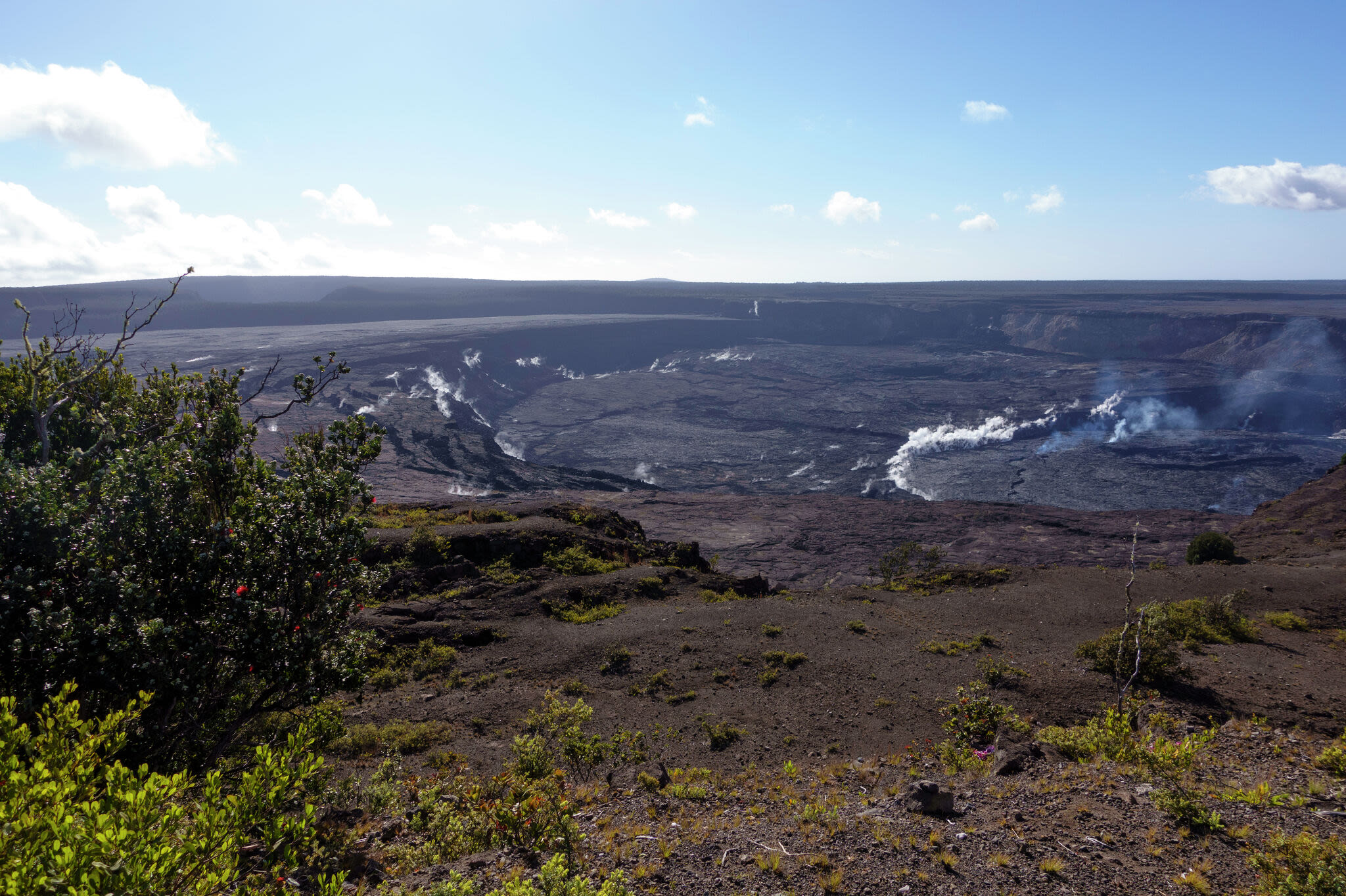 Hawaii's Kilauea volcano rattled by 1,600 earthquakes in 6 days