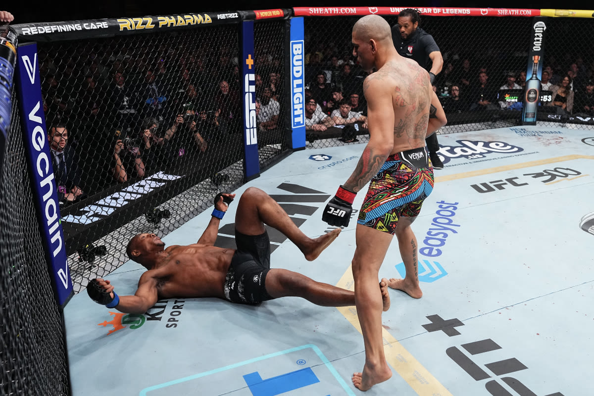 Jamahal Hill takes issue with Alex Pereira's celebration following their UFC 300 fight: "He did some weak s*it" | BJPenn.com