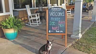 Here are 6 of the best dog friendly Myrtle Beach restaurants to get your pup’s tail wagging