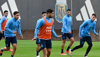 La selección argentina sub 23 de fútbol perdería a Enzo Fernández para París 2024 y sufre lesiones