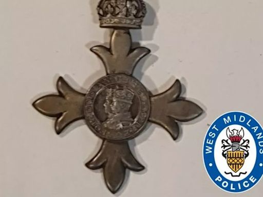 Crook hands back 'stolen' MBE awarded by King George V