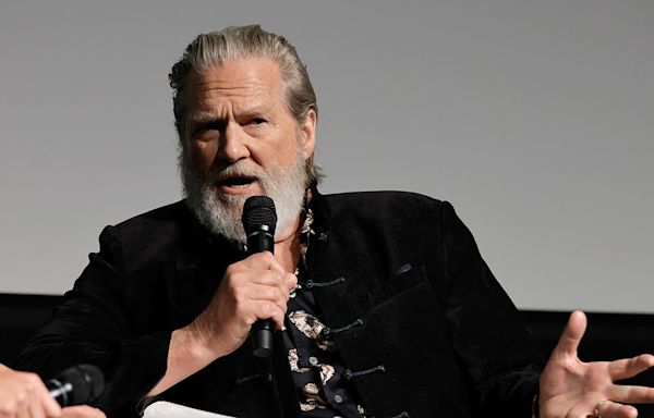 Jeff Bridges views cancer battle that left him 'pretty close to dying' as 'learning experience'