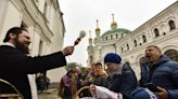 Emoción ucraniana en Pechersk Lavra: "por fin celebramos la Pascua aquí"