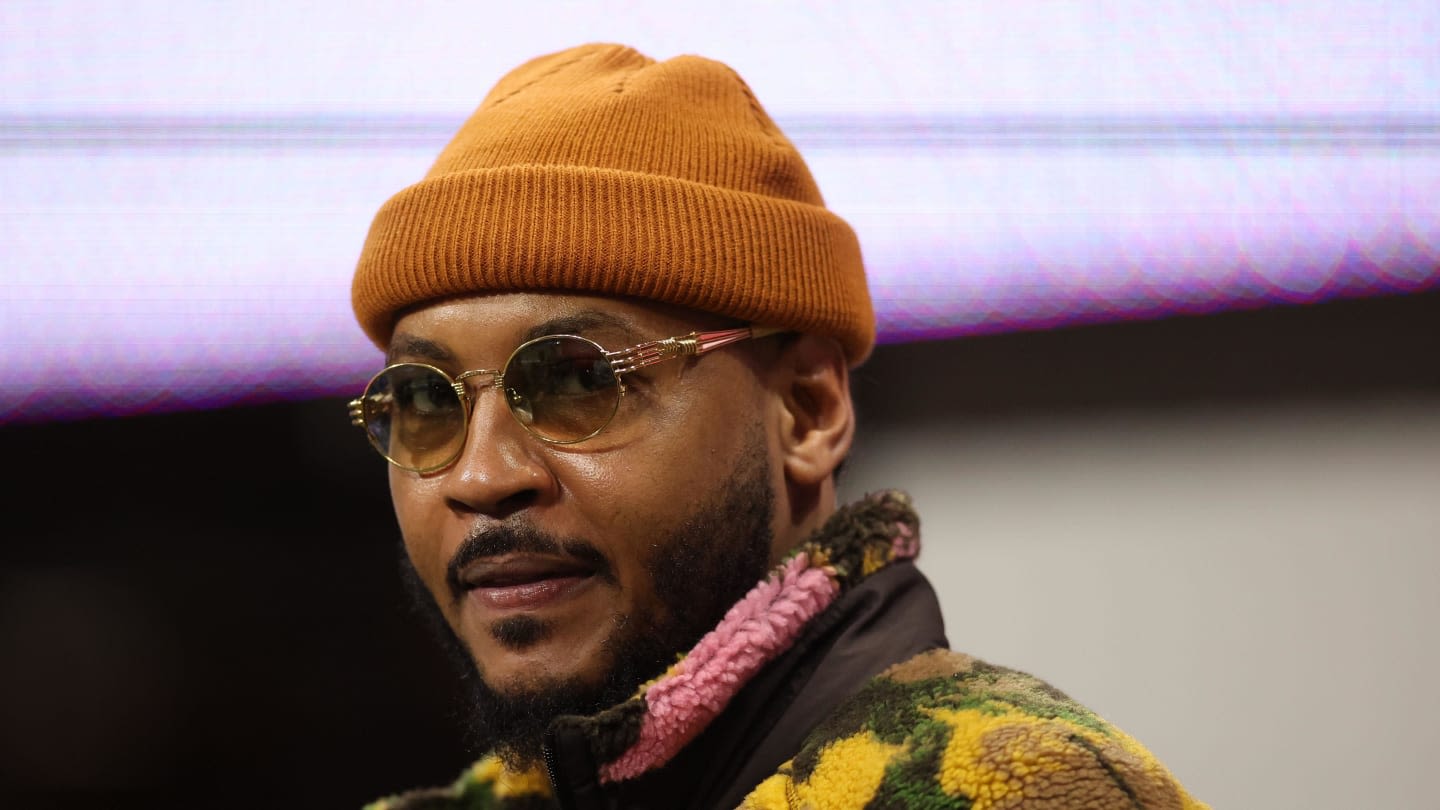 NBA Legend Carmelo Anthony Reacts To Viral Photo With Steph Curry