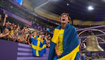 Armand Duplantis breaks pole vault world record again to top off Olympic gold at Paris 2024