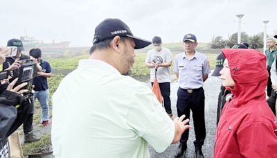 屏東海岸3貨輪擱淺 縣府：嚴防油污洩漏