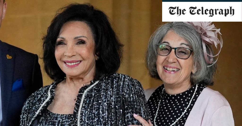 Shirley Bassey shows off ageless style as she picks up honour alongside daughter