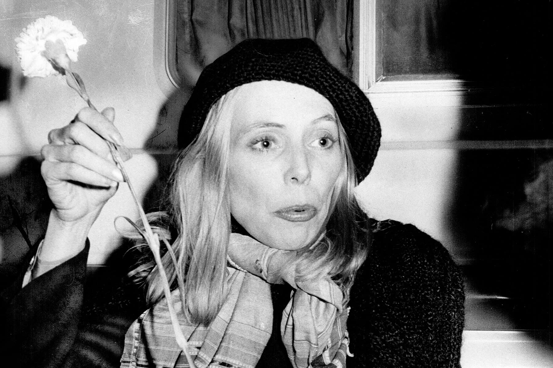 Joni Mitchell Revisits Her Move From the ‘Hit Department’ to the ‘Art Department’ on Late Seventies Box Set