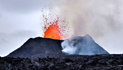 Iceland volcano eruptions may last "years to decades"