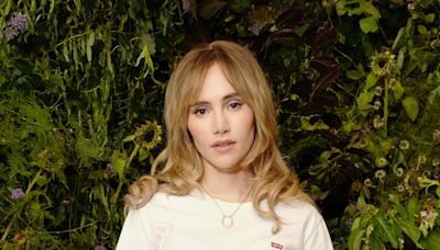 Suki Waterhouse Finds Her Offbeat LA Mum Look For Autumn