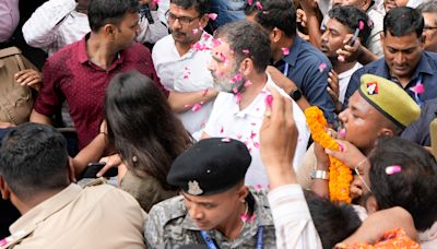 Rahul Gandhi meets cobbler in UP amid court appearance in defamation case| Video