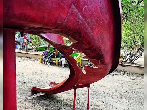 Damaged swings and slides in zoo pose risk to kids | Lucknow News - Times of India