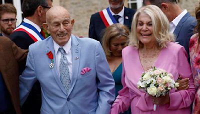 World War II veteran married his bride near Normandy’s D-Day beaches. He’s 100, she’s 96 | John Leicester / The Associated Press