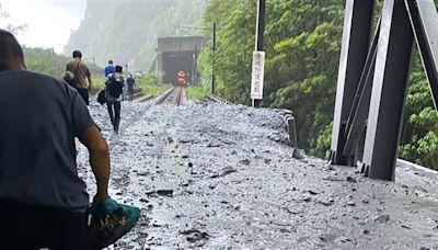 傳新自強號出軌前19分鐘已拍到土石流 台鐵：加強監看監視畫面